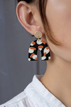 Load image into Gallery viewer, Animal print arch drop earrings

