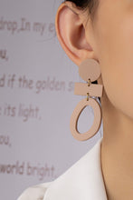 Load image into Gallery viewer, Geo shape link drop earrings
