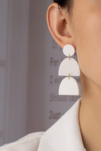 Load image into Gallery viewer, Three linear geo shape drop earrings
