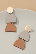Load image into Gallery viewer, Three linear geo shape drop earrings
