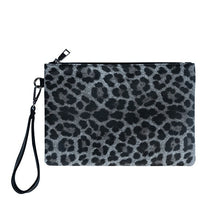 Load image into Gallery viewer, LEOPARD CLUTCH BAG

