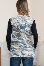 Load image into Gallery viewer, Camouflage Hacci Print Hooded Vest
